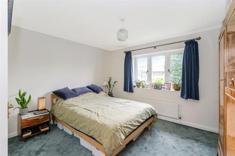 25 Voluntary Place, London, E11 2RP