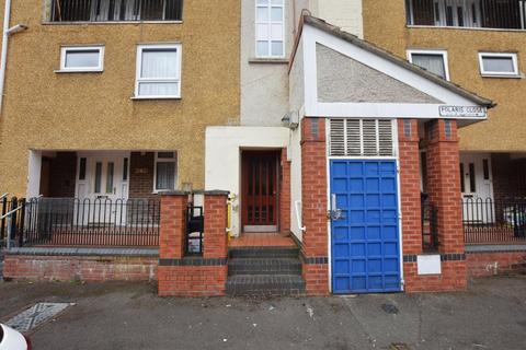 3 bedroom maisonette for sale, Polaris Close, Leicester, LE2