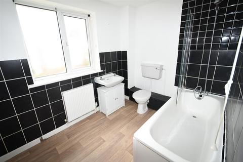 3 bedroom terraced house for sale, St. Michaels Road, Canvey Island SS8