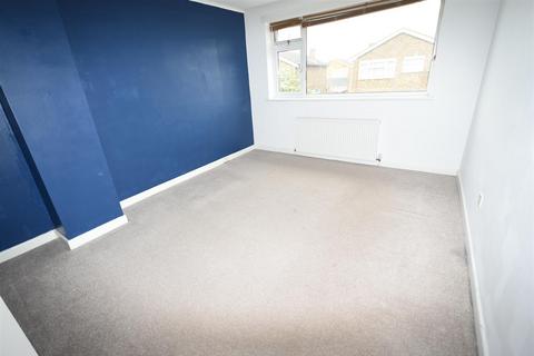 3 bedroom terraced house for sale, St. Michaels Road, Canvey Island SS8