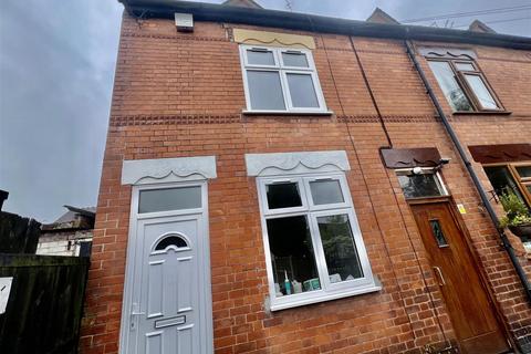 3 bedroom mews to rent, Richmond Road, Atherstone