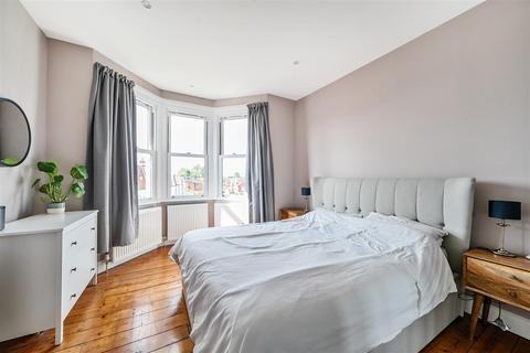 2 bedroom flat for sale, Mora Road, London, NW2