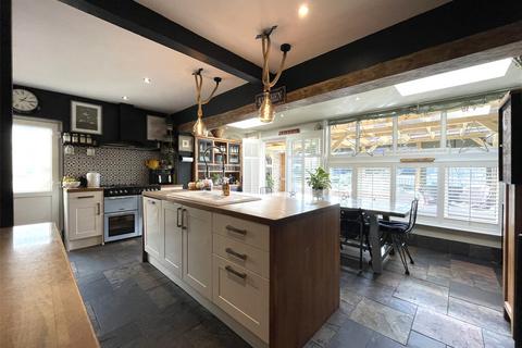 30 Burrows Park, Braunton, EX33 1EU
