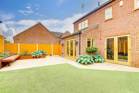 5 bedroom detached house for sale, Orchard Court, Oxton NG25