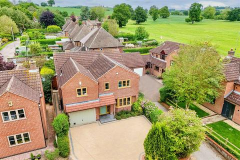 5 bedroom detached house for sale, Orchard Court, Oxton NG25