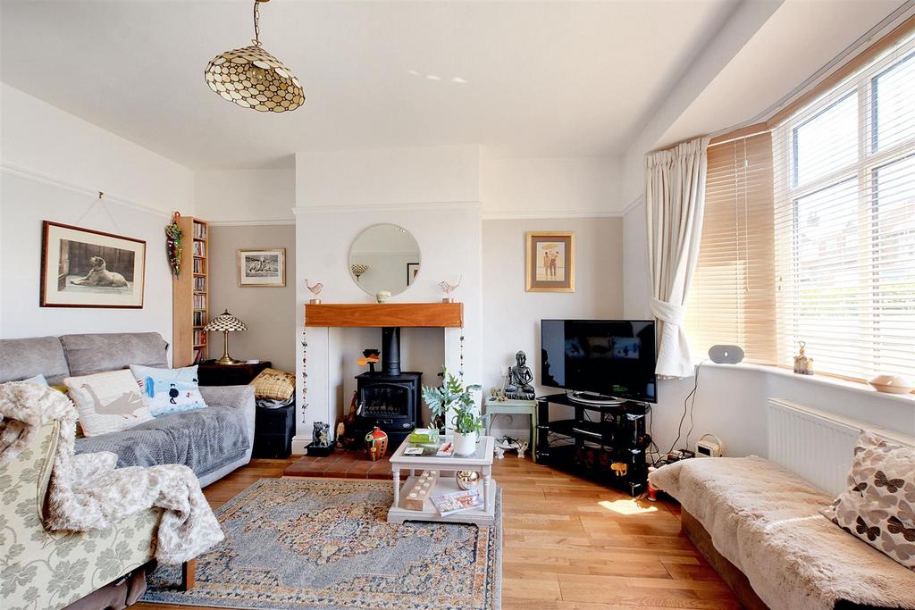 Living Room 1.jpeg