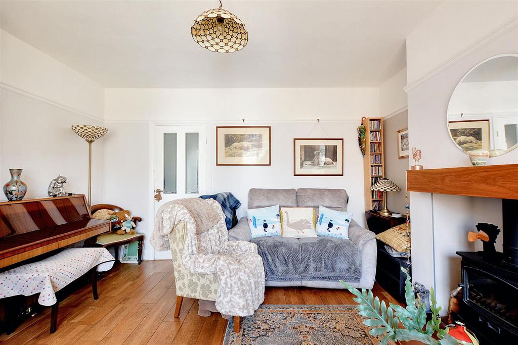 Living Room 2.jpeg