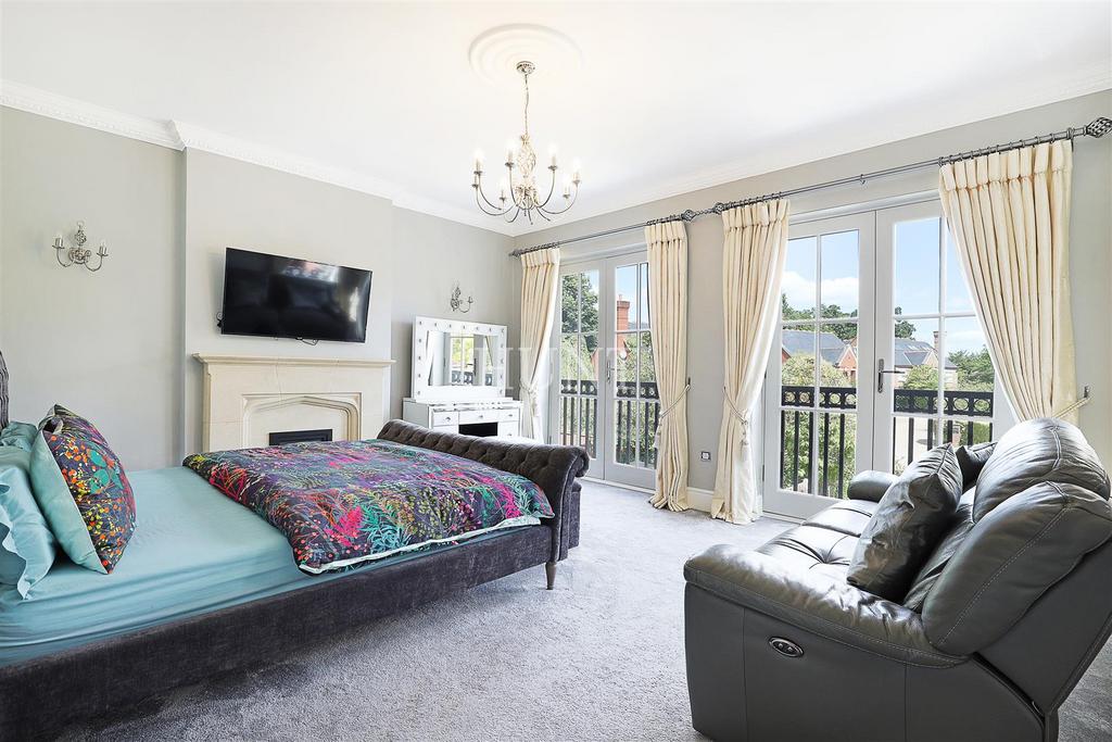 Bedroom, fireplace