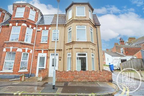 6 bedroom end of terrace house for sale, Beach Road, Lowestoft, NR32