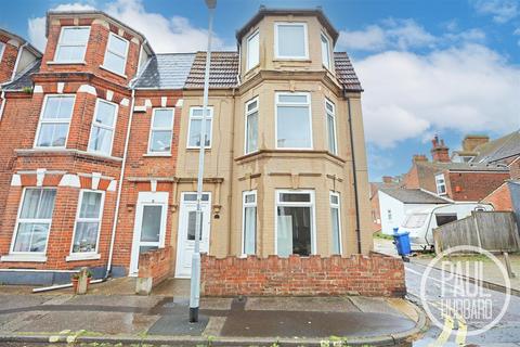 17 Beach Road, Lowestoft, NR32 1EA