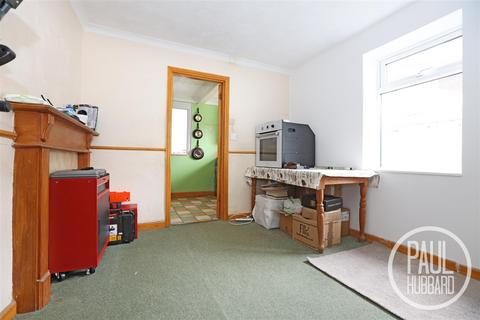 17 Beach Road, Lowestoft, NR32 1EA