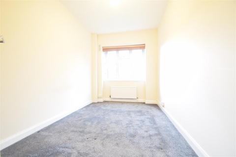 2 bedroom house to rent, Blundell Road, Edgware