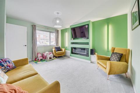 5 Baytree Close, Southport, PR9 8RE