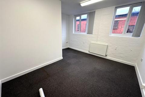 Property to rent, Central Avenue, Abbey Green, Nuneaton