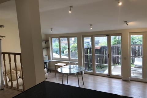 2 bedroom apartment to rent, Iverson Road, West Hampstead, London, NW6