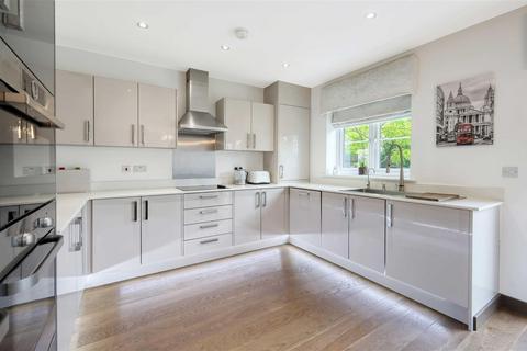 4 bedroom link detached house for sale, Elm Gardens, Mountnessing, Brentwood