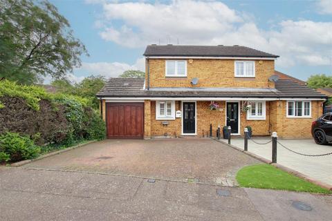 2 bedroom semi-detached house for sale, Benedictine Gate, Waltham Cross