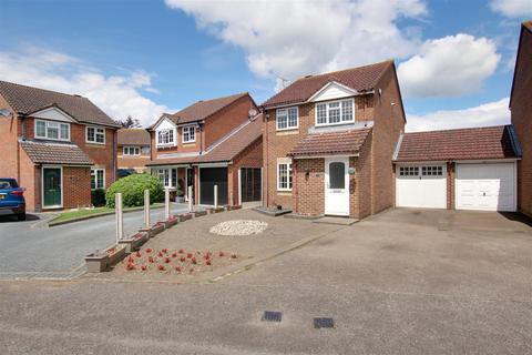 3 bedroom link detached house for sale, Priory Gate, Cheshunt