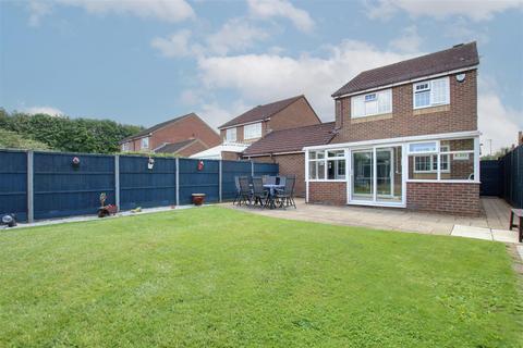 3 bedroom link detached house for sale, Priory Gate, Cheshunt