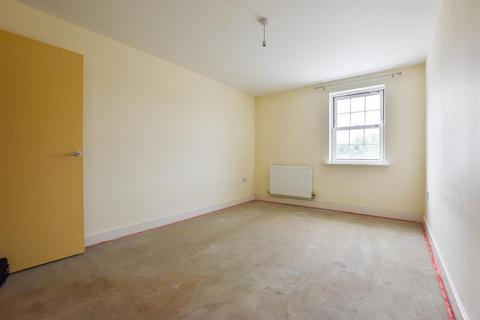 2 bedroom flat for sale, Sandlewood Court, Maidstone