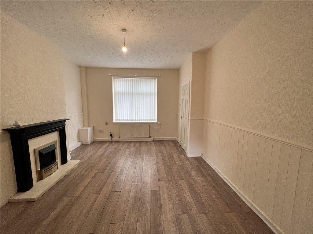 Wesley Street, South Elmsall, WF9 3 bed terraced house to rent £750