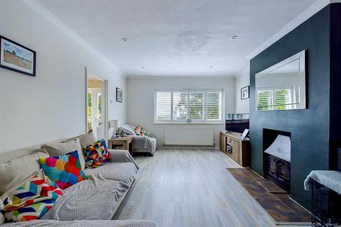 6 Benbow Close, Malvern, WR14 4JJ