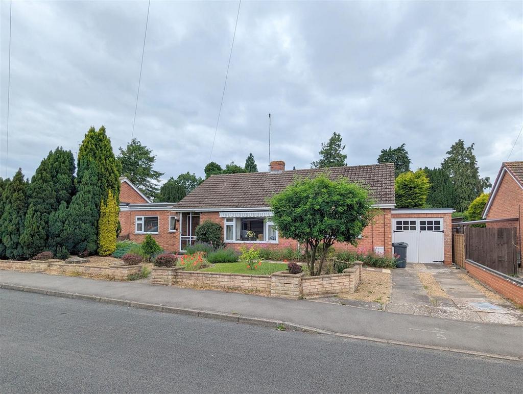 Furlongs Road, UptonUponSevern... 3 bed bungalow for sale £350,000