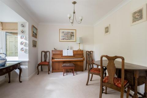 2, Rolling Stones Back Ends, Chipping Campden, GL55 6AU