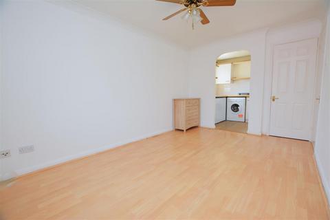 1 bedroom apartment for sale, Veals Mead, Mitcham CR4