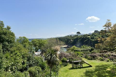 undefined, Flat 2, Yet-yr-Hendy, Cwm-yr-Eglwys, Dinas Cross, Newport