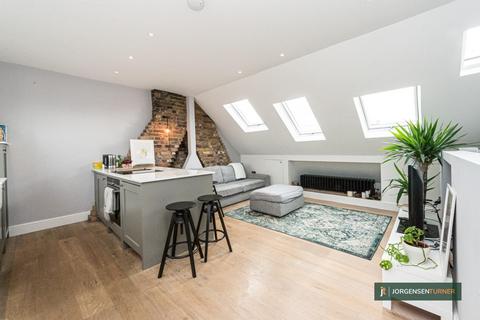 2 bedroom flat for sale, Ormiston Grove, Shepherds Bush, London