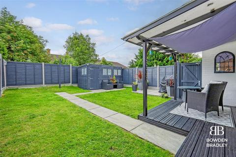1 bedroom flat for sale, Newton Road, Chigwell