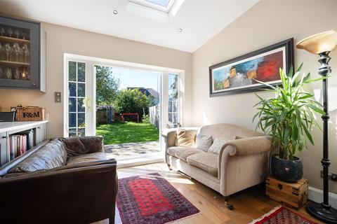 1 Buckland Crescent, Windsor, SL4 5JT
