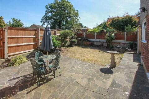 3 bedroom detached house for sale, The Gardens, Doddinghurst, Brentwood