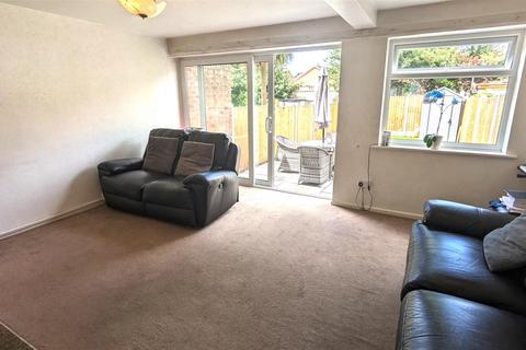40 Greendale Close, Atherstone, CV9 1PR