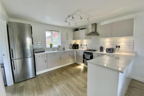 4 bedroom detached house for sale, Huntingdon Drive, Towcester