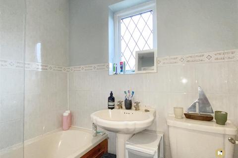 7 Green End Lane, Wakefield, WF2 7AG