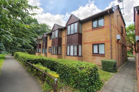 2 bedroom flat for sale, Rossignol Gardens, Carshalton SM5