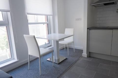 Studio to rent, Wolstenholme Square, Liverpool