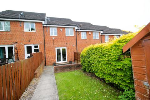 2 bedroom townhouse for sale, Bream Avenue, Cleckheaton BD19