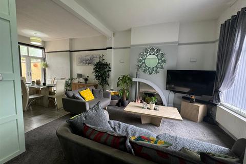 9 Berry Brow, Manchester, M40 1QR