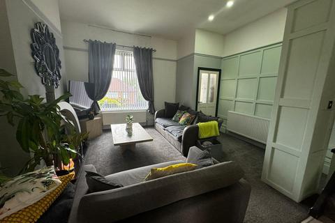 9 Berry Brow, Manchester, M40 1QR