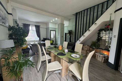 9 Berry Brow, Manchester, M40 1QR