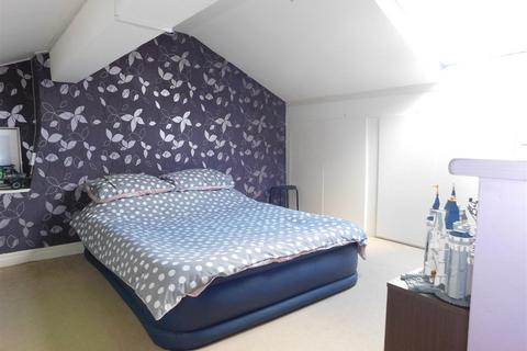 9 Berry Brow, Manchester, M40 1QR
