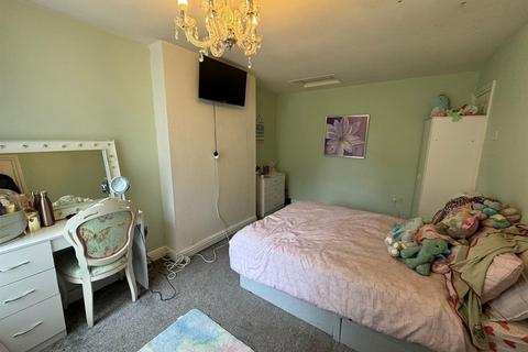 9 Berry Brow, Manchester, M40 1QR
