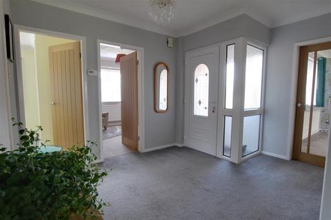 3 bedroom detached bungalow for sale, Marine Avenue West, Sutton-On-Sea LN12