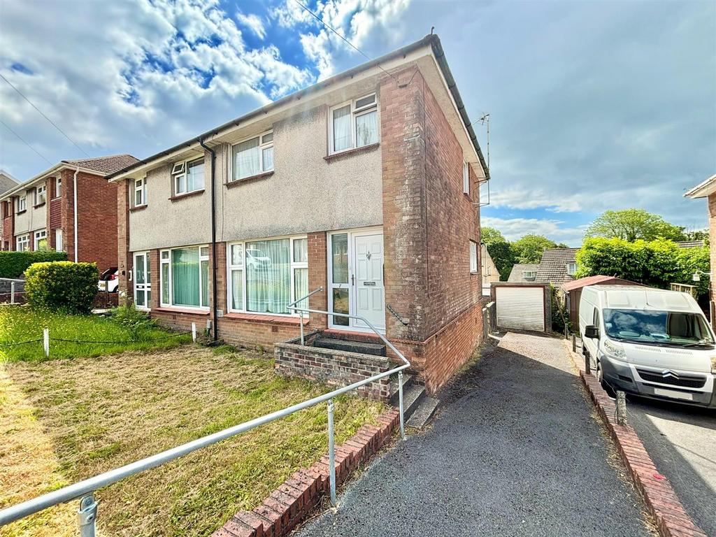 Broadmead, Killay, Swansea 3 bed semidetached house for sale £185,000