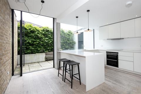 4 bedroom end of terrace house for sale, Reedham Street, Peckham, SE15