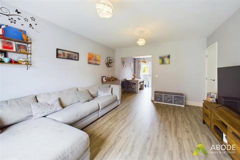 11 Sampson Avenue, Bramshall, Uttoxeter, ST14 5FG