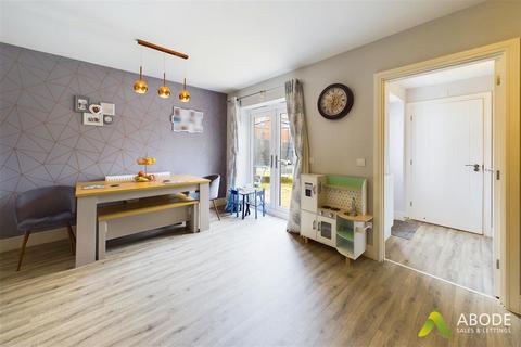 11 Sampson Avenue, Bramshall, Uttoxeter, ST14 5FG